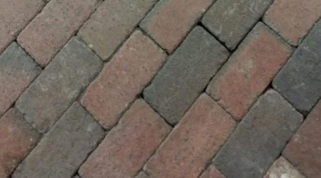 How to Lay Brick Pavers For a Patio